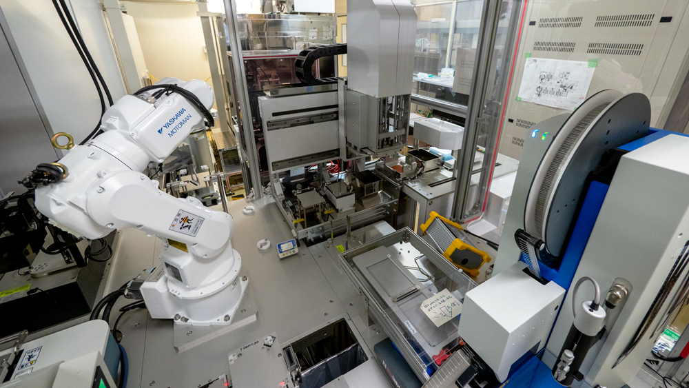 構造生物学研究センターの結晶化ロボット