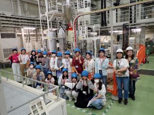 KEK一般公開2025で「理系女子ミニツアー&講演会」を開催しました