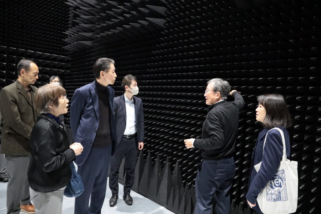 QUP新棟での見学の様子