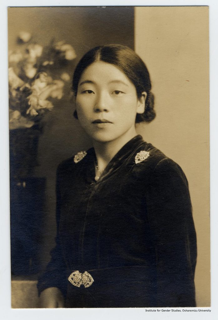 湯浅年子博士、女性科学者としてエッフェル塔に名を刻む