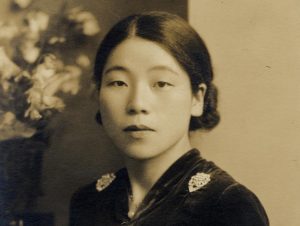 湯浅年子博士、女性科学者としてエッフェル塔に名を刻む